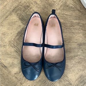 Girl’s H&M navy ballet flats size 1.5